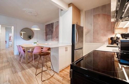 Maisonneuve Apartment | Zena Habitat IV | Private Garage + Charging Station | Workdesks | AC