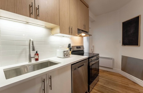 Maisonneuve Apartment | Zena Habitat V | Parking | AC & Office | WIFI | TV