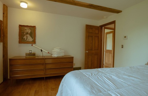 Town of Hebron House | ZenBarn: A Quiet Getaway