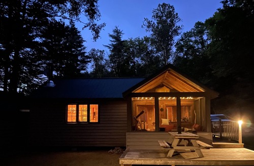 Minden Cottage | ZenDen is a place to relax, unwind and let the stress of the city behind you.