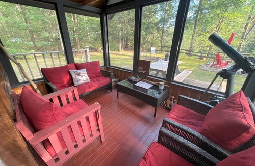 Minden Cottage | ZenDen is a place to relax, unwind and let the stress of the city behind you.