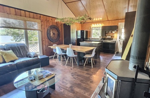 Saint-Andre-Avellin Ski Chalet | Zenitude 2 waterfront cottage