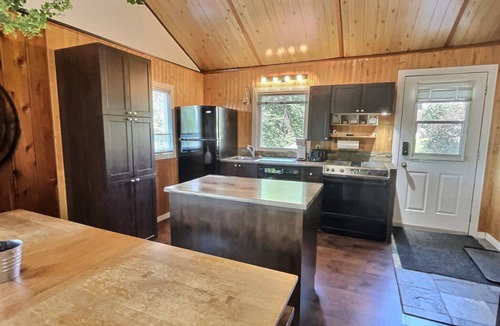 Saint-Andre-Avellin Ski Chalet | Zenitude 2 waterfront cottage