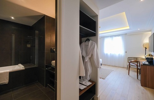 Juvignac Hotel | Zenitude Hotel la Valadière, an Ascend Collection Hotel