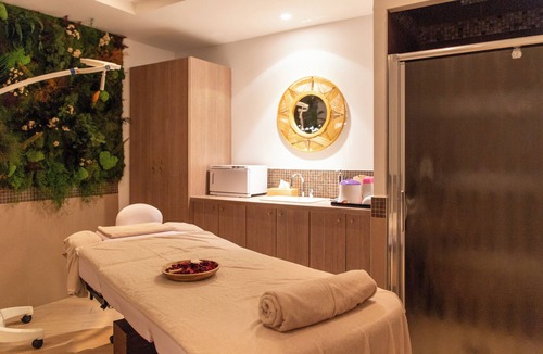 Juvignac Hotel | Zenitude Hotel la Valadière, an Ascend Collection Hotel