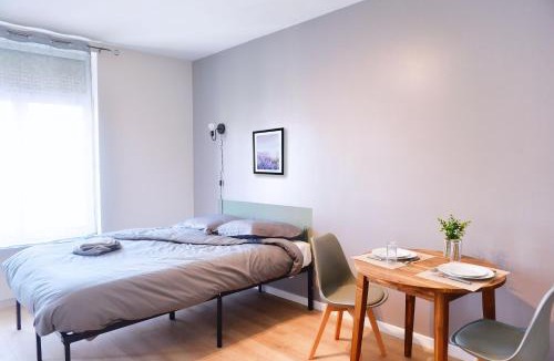 Saint-Quentin Apartment | ZenkaSerenity-Ferme paisible Centre CHU-wifi-pro