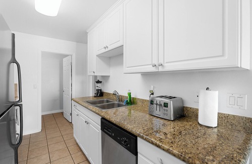 Marina Peninsula Apartment | ZenStay Marina View Modern Retreat Pkg+ pool+Gym