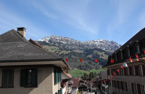 Frutigen Apartment | Zentral, free Parking, WIFI, nähe Bahnhof, Shops