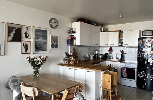 Batignolles Apartment | Zentrales Pariser Familienapartment mit Balkonen. Direkte Metro von Orly Airport
