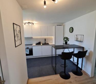 Weggis Apartment | Zentrumsnah und modern mit Seeblick in Weggis