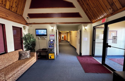Marathon Hotel | Zero-100 Motor Inn