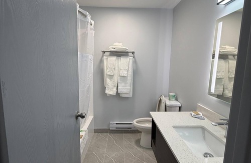 Marathon Hotel | Zero-100 Motor Inn