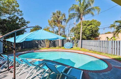 Royal Poinciana House | Zero Mile Villa Start your journey