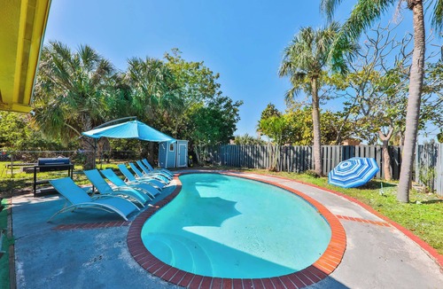 Royal Poinciana House | Zero Mile Villa Start your journey
