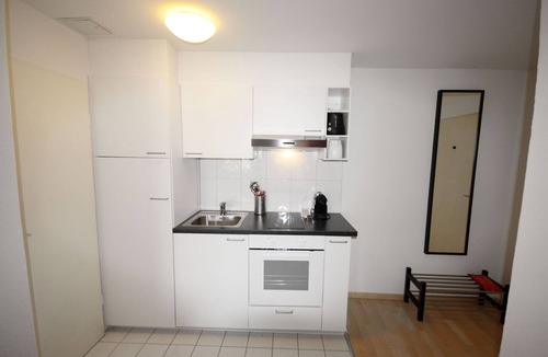 Langstrasse Apartment | ZH Bartlett - Stauffacher HITrental Apartment