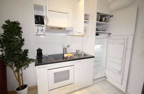 Langstrasse Apartment | ZH DaCosta - Stauffacher HITrental Apartment