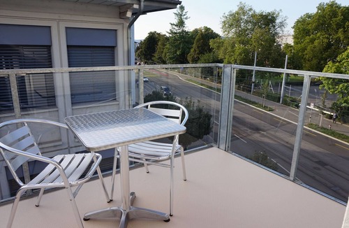 District 9 Apartment | ZH Lion I - Altstetten HITrental Apartment
