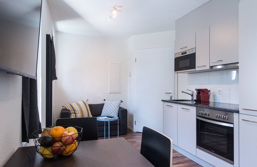 Albisrieden Apartment | ZH Pineapple I - HITrental Wiedikon Apartments