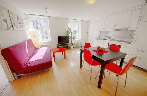 Langstrasse Apartment | ZH Raffael - Stauffacher HITrental Apartment