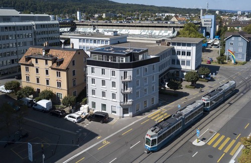 District 9 Apartment | ZH Tiger - Altstetten Hitrental Apartment