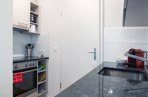 District 9 Apartment | ZH Tiger I - Altstetten HITrental Apartment