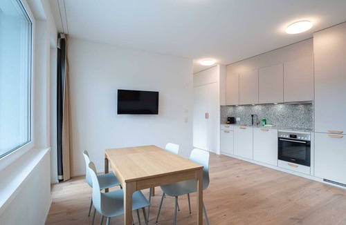 Center Apartment | ZH Yellow 4- Letzigrund HITrental Apartment