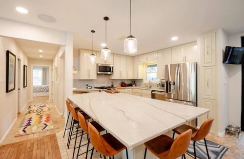 Zilker House | Zilker Getaway: Saltwater Pool and Walk to ACL