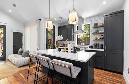 Zilker House | Zilker Modern + Cowboy Pool - Haven!