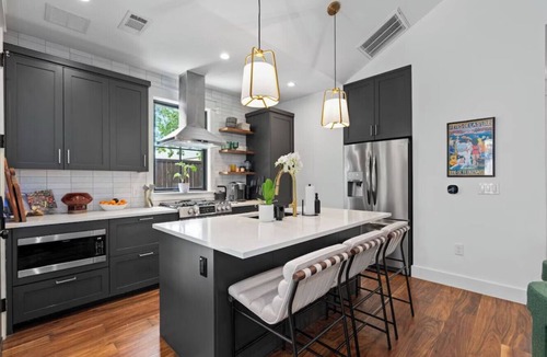 Zilker House | Zilker Modern + Cowboy Pool - Haven!