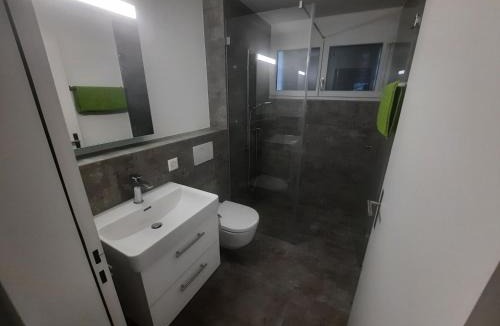 Goldingen Apartment | Zimmer 1, Haus der Begegnung