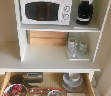 Bellikon House | Zimmer mit Bad und Balkon