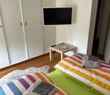 Mollis Bed & Breakfast | Zimmer mit eigenem Badezimmer
