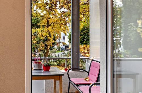 Kreuzlingen Apartment | 'Zimmer mit Kochnische Rosenbaum' mit Gemeinschaftsgarten und WLAN