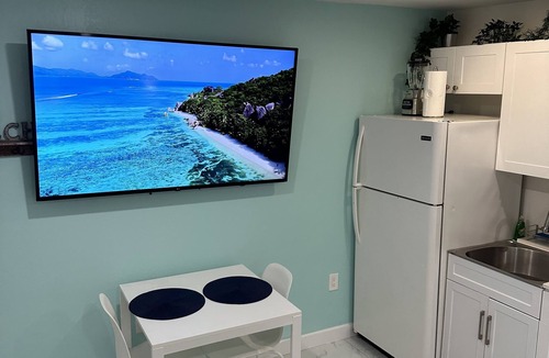 Lake Ridge House | ★ Zin Cozy Studio★5 min to Beach★