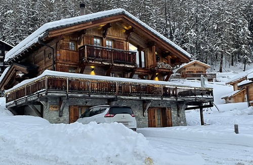 Zinal Ski Chalet | Zinal-Grimentz luxury chalet. Hot tub,sauna,log fire,sun deck,dog friendly,