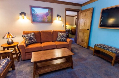 Zion National Park South Entrance Hotel | Zion Lodge - Inside the Park