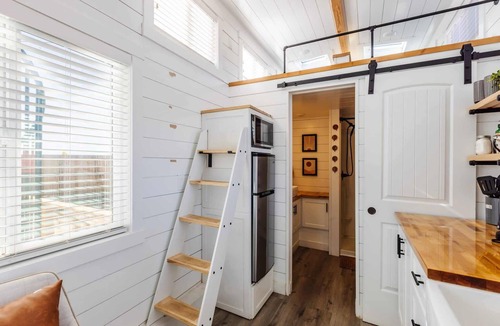Apple Valley House | Zion Pet-Friendly Tiny Home Hot Tub BBQ