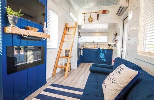 Apple Valley House | Zion Stay Scenic Tiny Home + Sunset Views