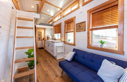Apple Valley House | Zion Tiny Home Sunrise Deck + Desert Views