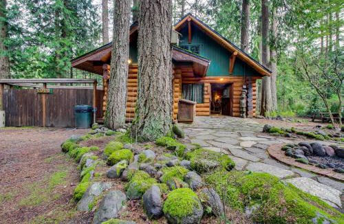 Mount Hood Village House | Zoe's Log Cabin