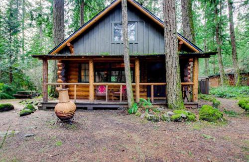 Mount Hood Village House | Zoe's Log Cabin