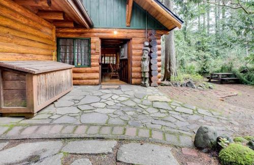 Mount Hood Village House | Zoe's Log Cabin