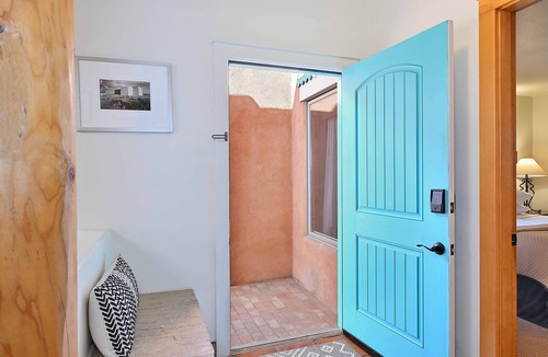 Downtown Santa Fe Hotel | Zona Rosa 74, Santa Cristobal