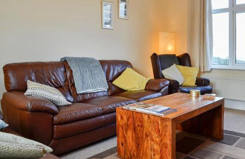 Brymbo House | Zonnebloem