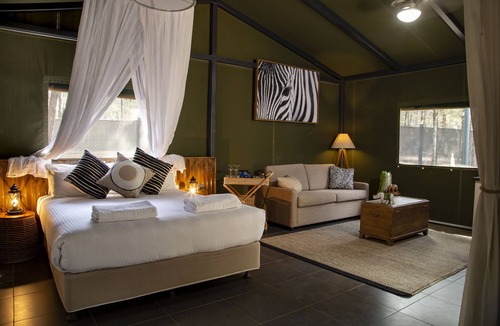 Dubbo Cabin | Zoofari Lodge at Taronga Western Plains