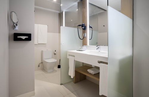 El Parc i la Llacuna del Poblenou Hotel | ZT The Golden Hotel Barcelona