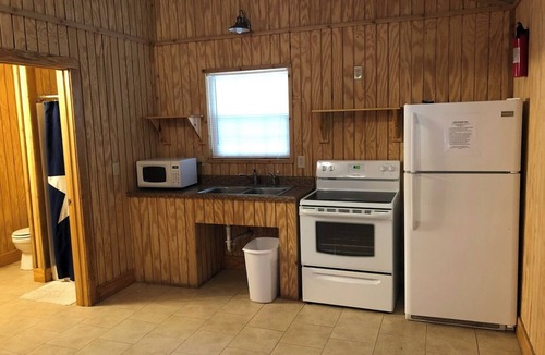Uvalde County Cabin | Zubers - CA -E Cabin E