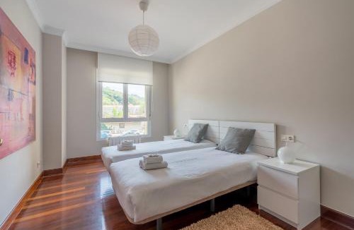 Deustuko San Pedro-Erribera Apartment | Zubia apartment by People Rentals