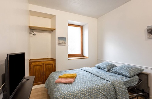Villemur-sur-Tarn Apartment | Zucchini - Studio Apartment, Sleeps 2