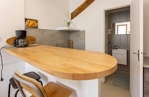 Villemur-sur-Tarn Apartment | Zucchini - Studio Apartment, Sleeps 2